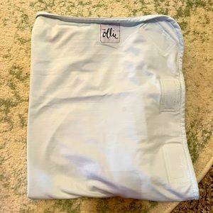 Ollie swaddle (blue)